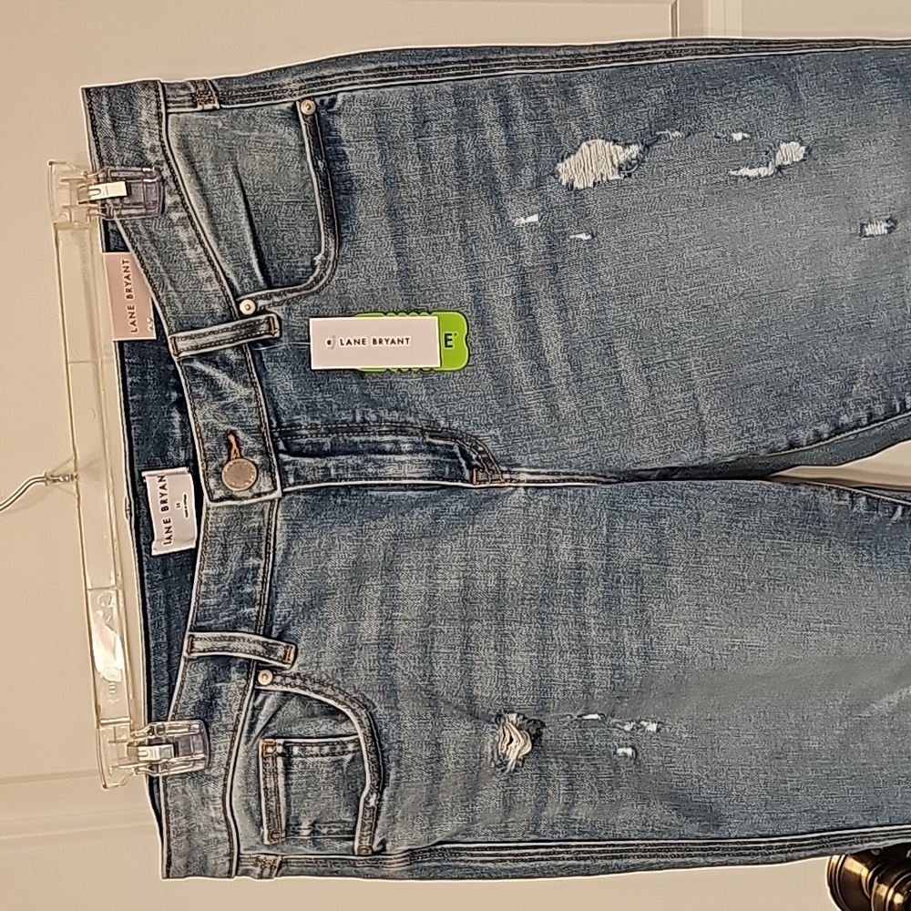 Lane Bryant NWT Signature fit Size 16 Distressed Jeans